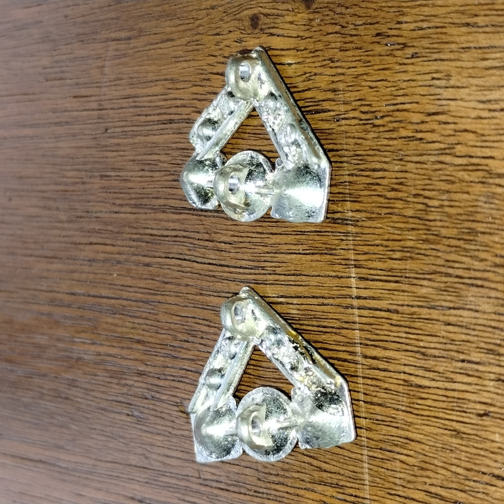 2 Geometric Buttons - Picture 2 of 2